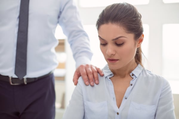 Aprenda a identificar un acoso sexual en el lugar de trabajo